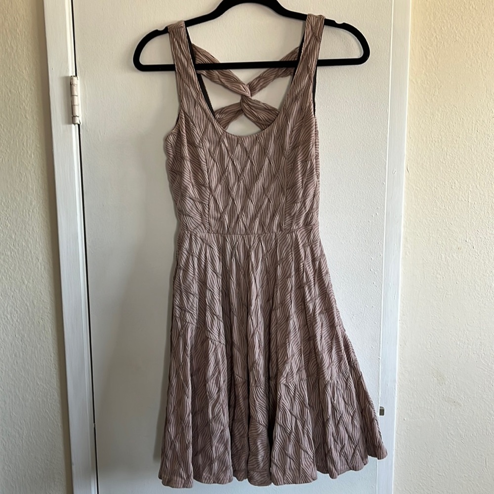 Woven Mauve short dress with crisscross back. Size S.